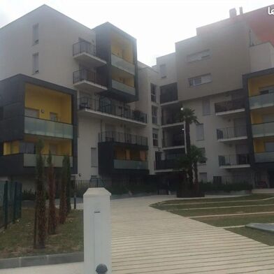 Appartement 4 pièces 961 €