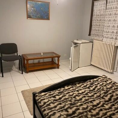 Appartement 1 pièces 700 €