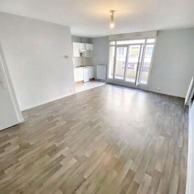 Appartement 1 pièces 700 €