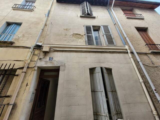 Maison À Vendre Avignon Intra-Muros, 75 m², 3 chambres, courette et terrasse — photo du bien