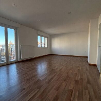 Appartement 4 pièces 860 €