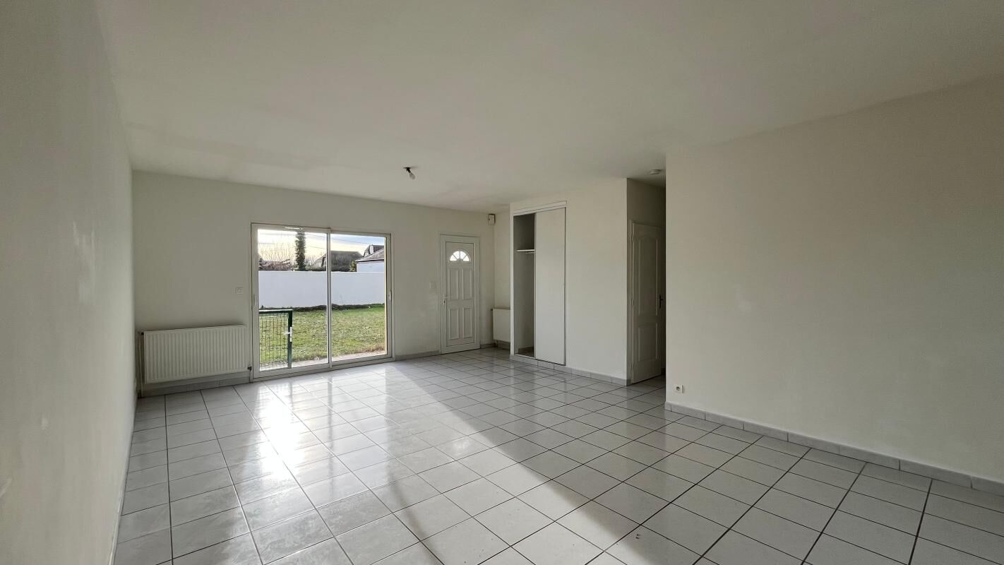 Villa / Maison  T4 à louer Uzein 64230