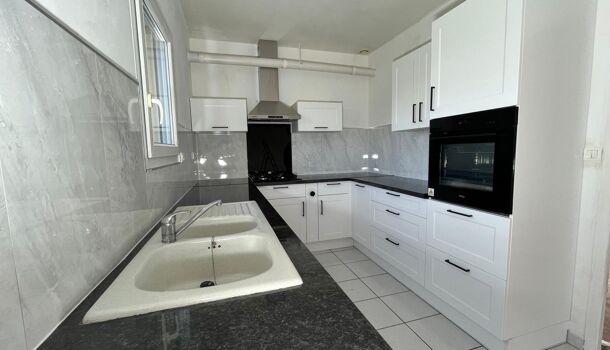 Villa / Maison 4 pièces  à louer Uzein 64230