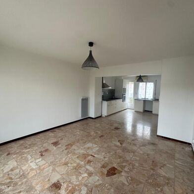 Appartement 4 pièces 950 €