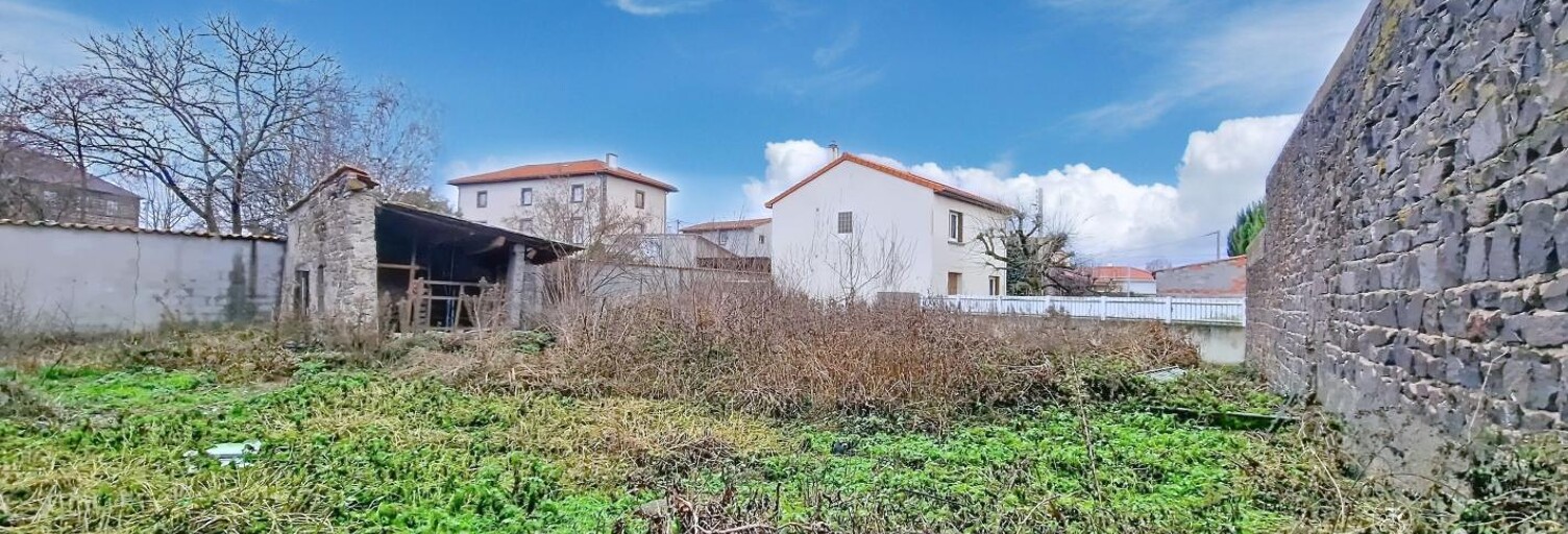 Terrain  776 m² à vendre à Lussat (63360)