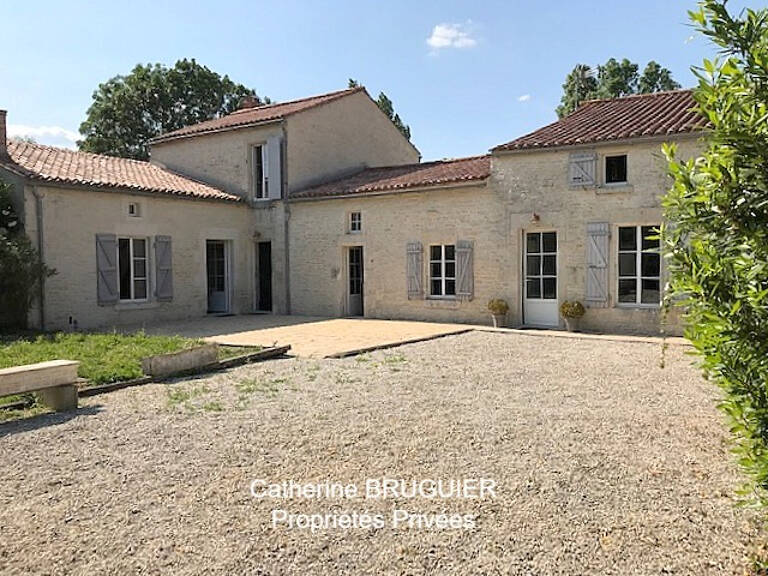 Belle charentaise rénovée - 198 m² -  6 chambres- Marais Poitevin — photo 1
