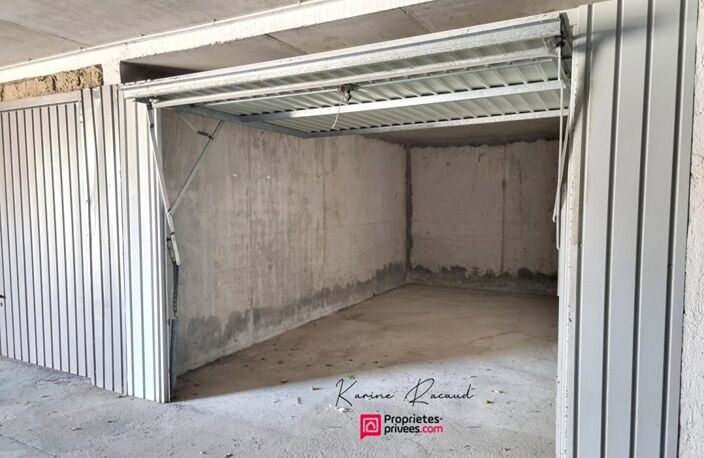 Garage / box Les Sables D Olonne — photo 2
