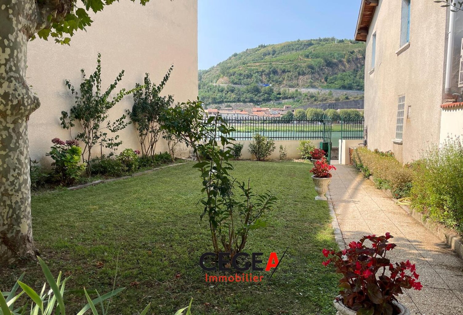 Vente maison 6 pièces 110 m² Sablons (38550) — photo 1