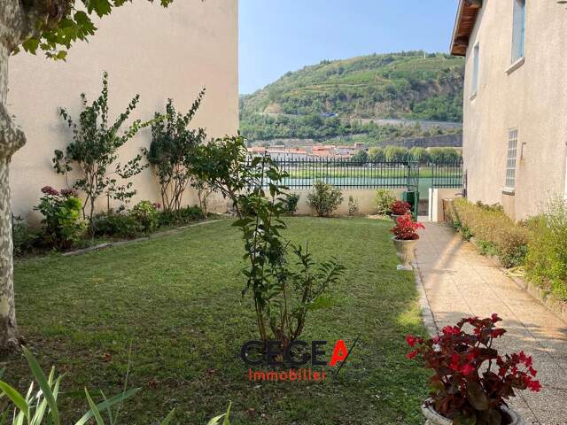 Maison 6 pièces 110 m² à Sablons — photo du bien