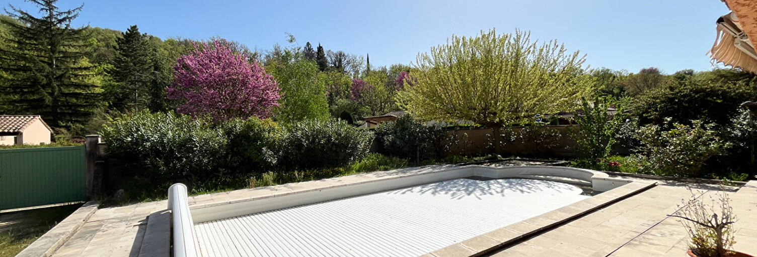 Maison 8 Pièces 216 m² à vendre à Saignon (84400)