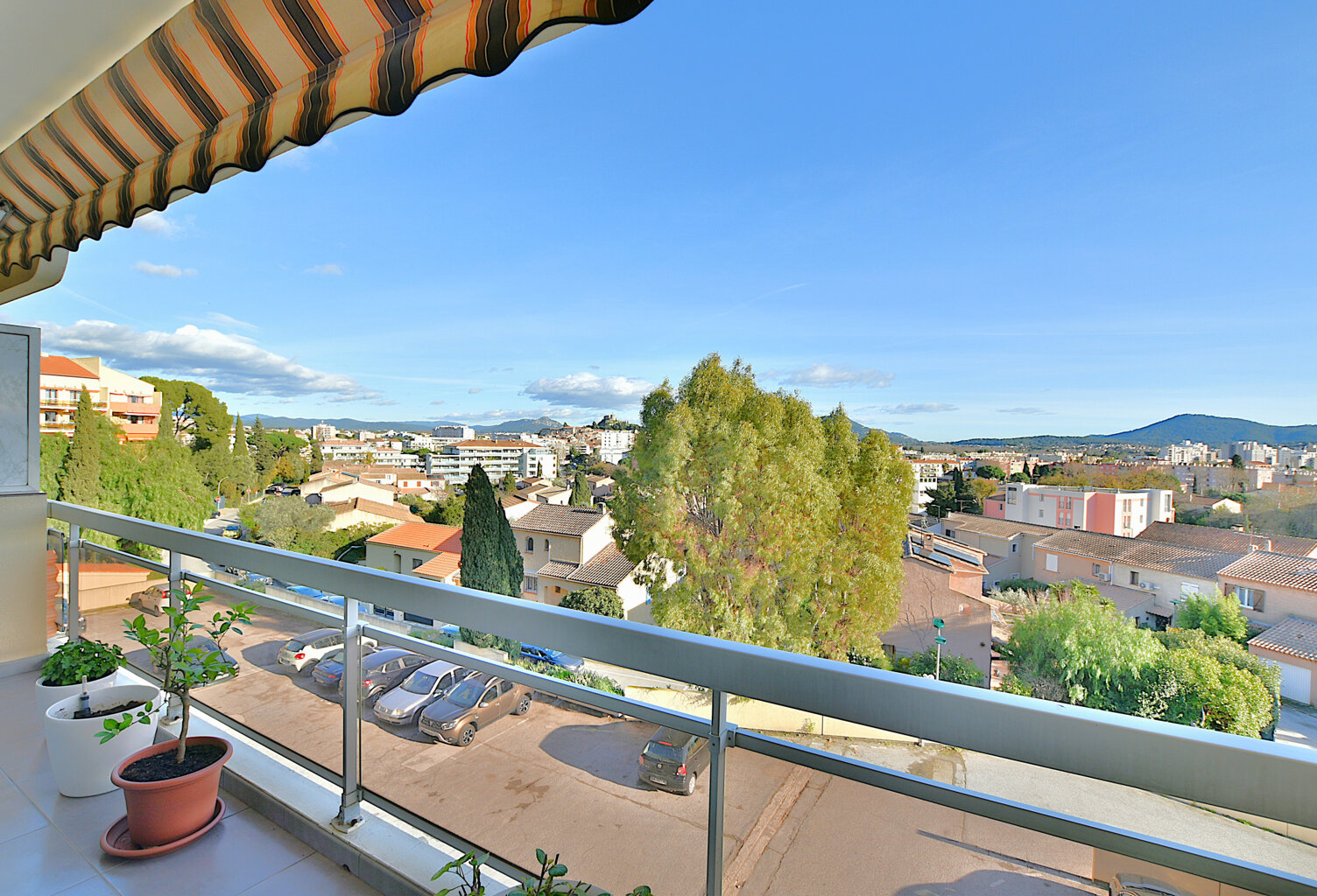VASTE APPARTEMENT  L'ORÉE DE LA GARDE — photo 1