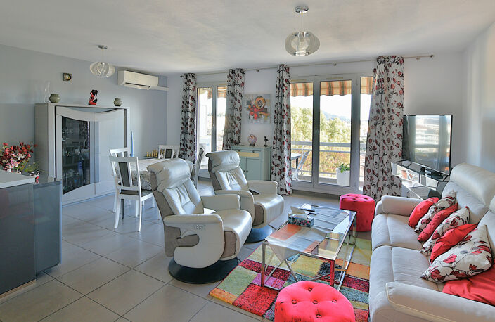 VASTE APPARTEMENT  L'ORÉE DE LA GARDE — photo 2