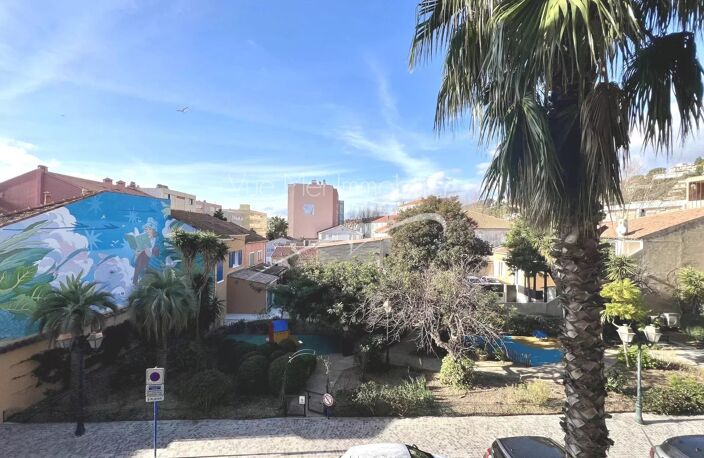 SAINT JAMES - PLEIN CENTRE - PLAGE 150 M — photo 3