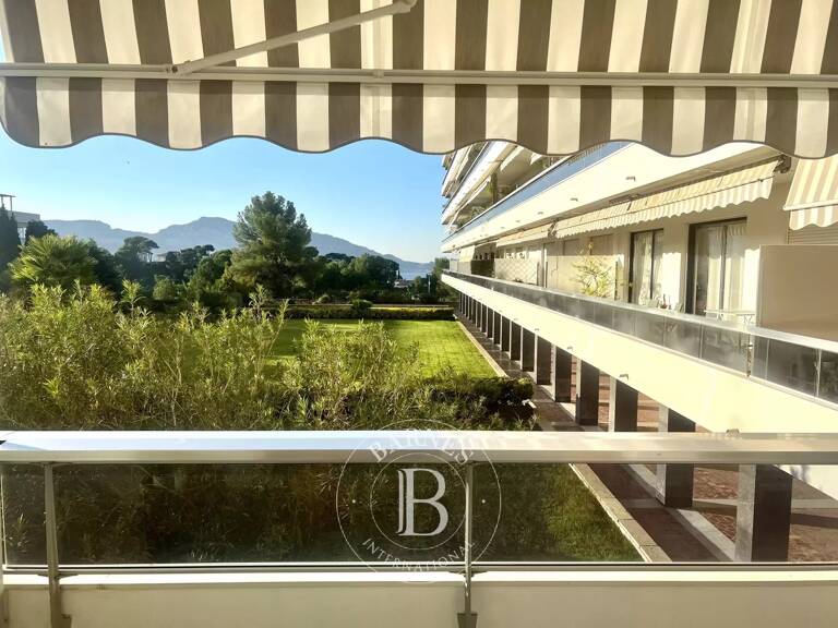 VENTE - MARSEILLE - 13008 - BAGATELLE -  APPARTEMENT DE TYPE 3 - — photo 1
