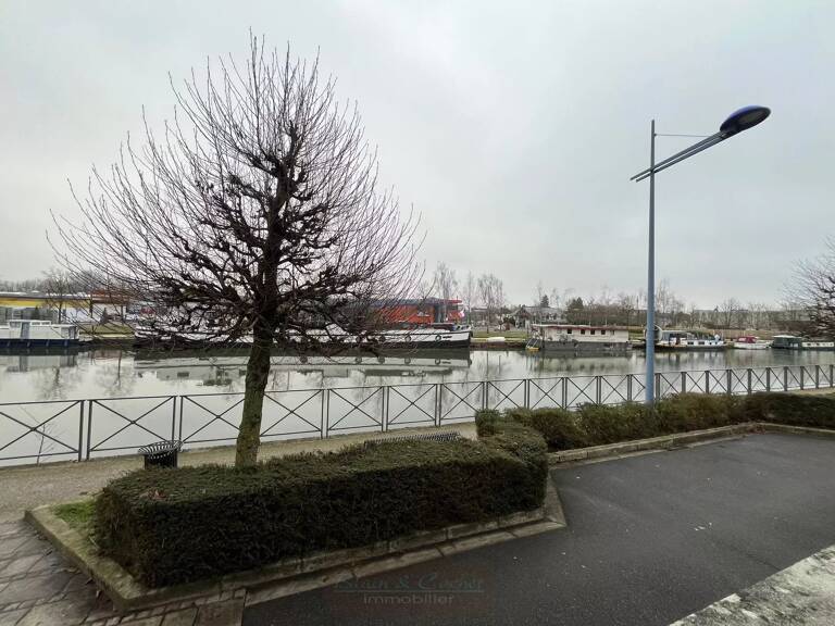 Montargis face au canal de Briare — photo 1