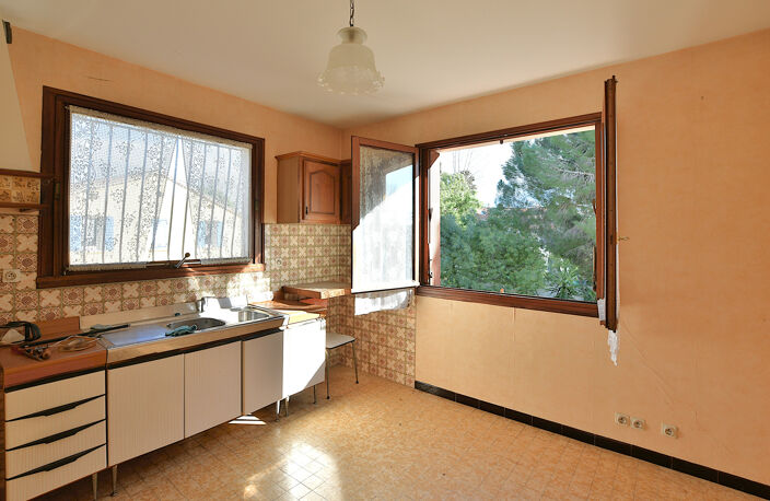 MAISON 8 PIÈCES - GROS POTENTIEL — photo 5