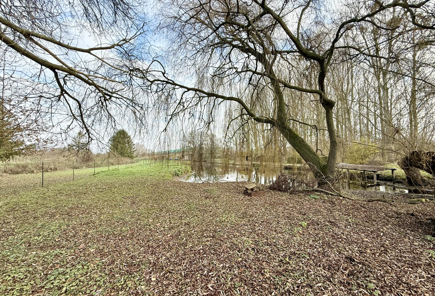 BUNY - ETANG - CHALET - EAU - TERRAIN — photo 1