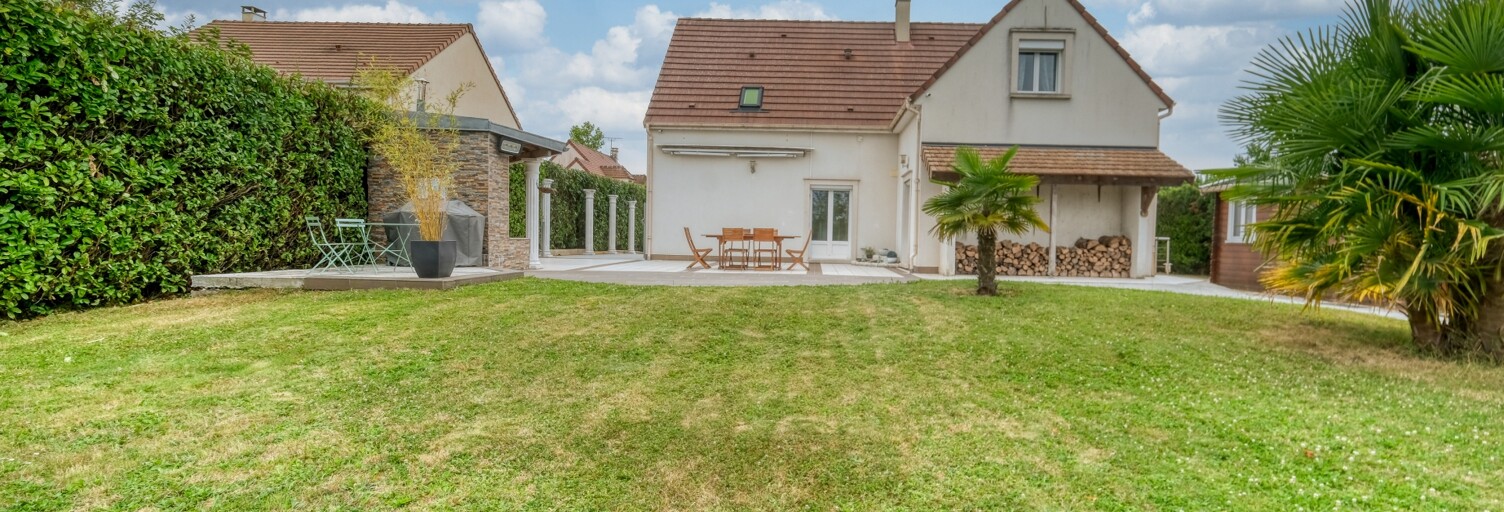 Maison 8 Pièces 218 m² à vendre à Favières (77220)