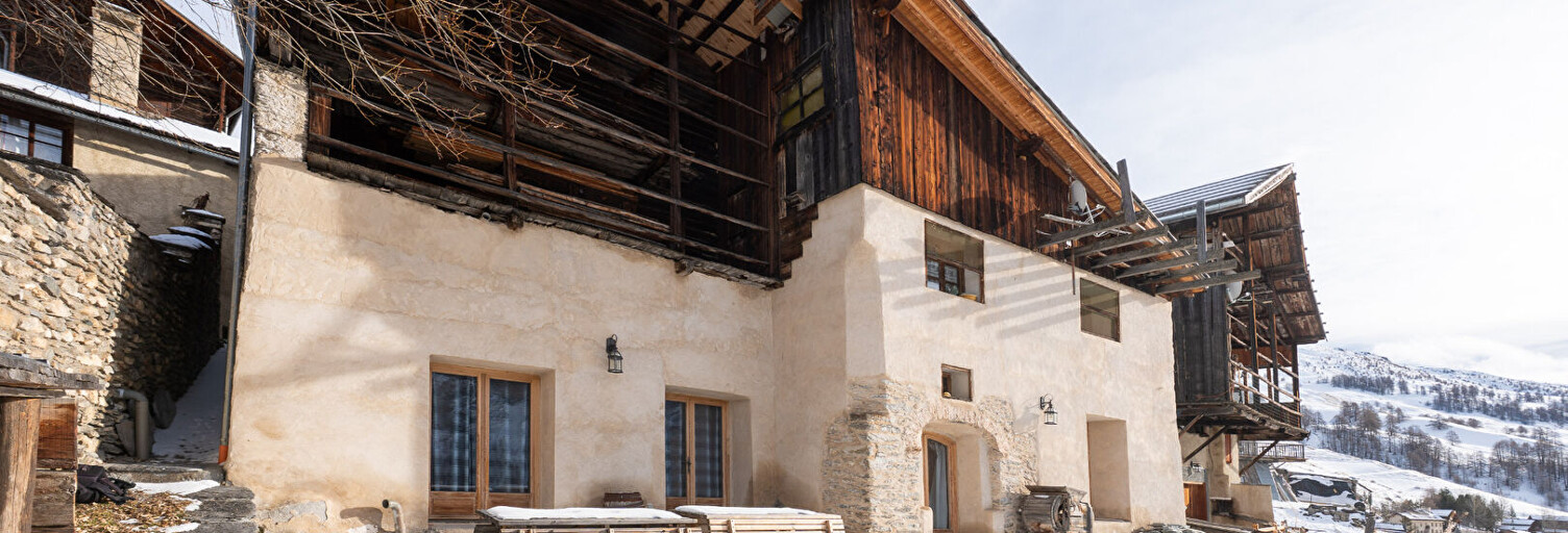 Maison 10 Pièces 356 m² à vendre à Saint-Véran (05350)