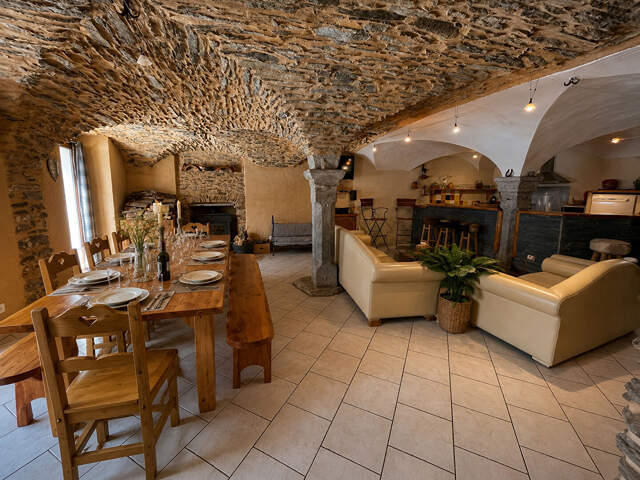 Maison  traditionnelle  356.15m2 — photo du bien