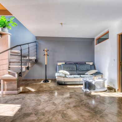 Appartement 5 pièces 279000 €