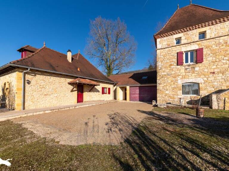 Maison en pierre de 11 pièces principales — photo 1