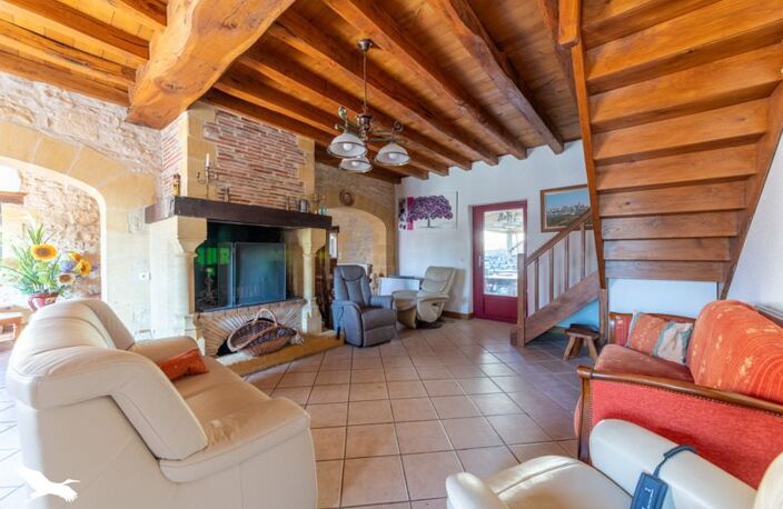 Maison en pierre de 11 pièces principales — photo 2
