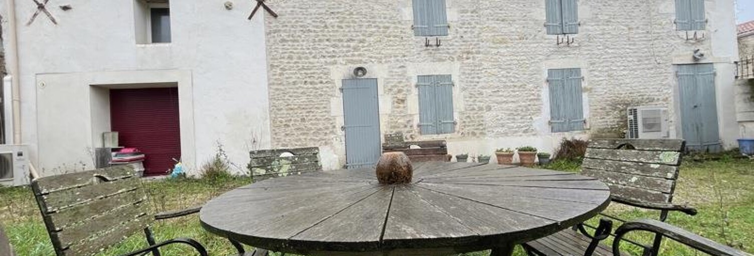 Maison 11 Pièces 225 m² à vendre à Bernay-Saint-Martin (17330)