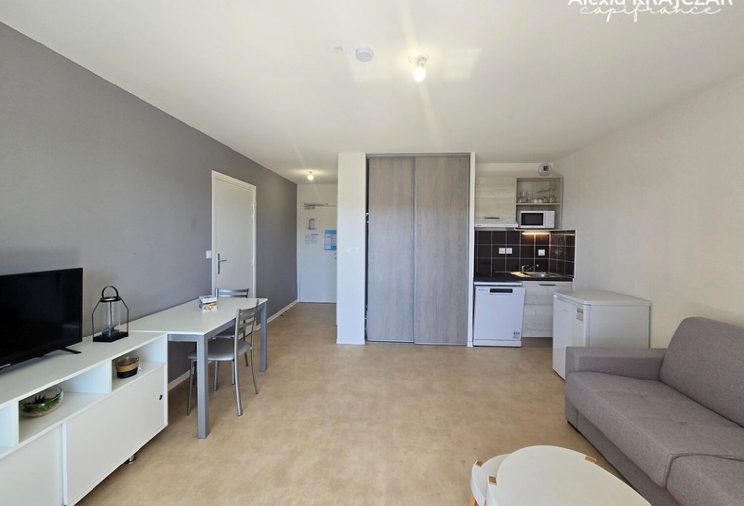 A VENDRE - Studio 24,80m² - Meublé - Terrasse - Place de parking couverte - Résidence de tourisme, SERIGNAN (34) — photo 1