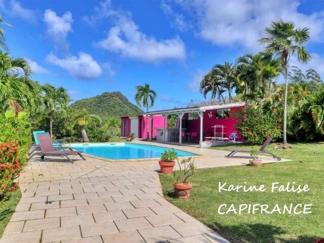 Sainte-Anne – Villa T5 de plain-pied avec piscine et magnifique jardin paysager — photo du bien