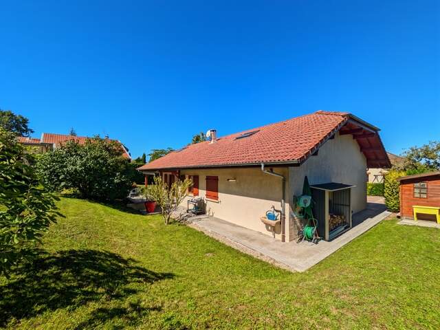 Dpt Haute Savoie (74), à vendre PUBLIER maison familiale au calme de 160 m2 entièrement clôturée — photo du bien