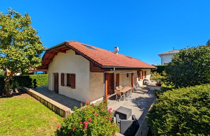 Dpt Haute Savoie (74), à vendre PUBLIER maison familiale au calme de 160 m2 entièrement clôturée — photo 2