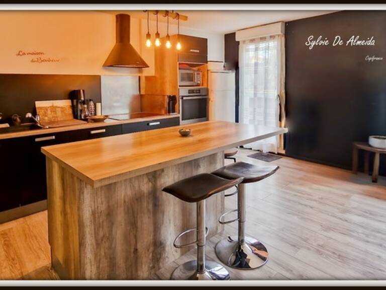 Appartement à vendre 75 m², rez de jardin, rénové calme sécurisé, 3 pièces MACON (71)terrasse 24m² — photo 1