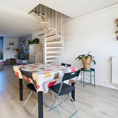 Appartement 4 pièces 1350 €