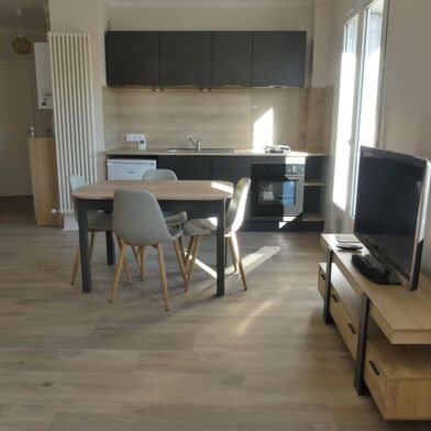 Appartement 2 pièces 815 €