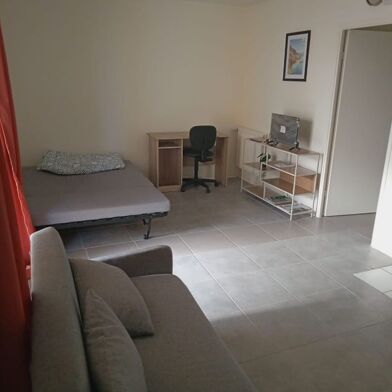 Appartement 1 pièces 900 €