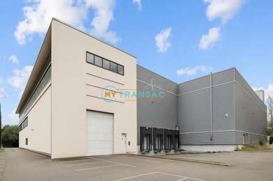 Local industriel  112353 €