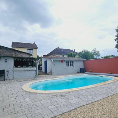 Maison 7 pièces 281800 €