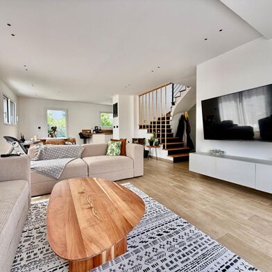 Maison 6 pièces 374000 €