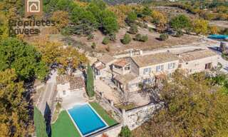 Maison 10 Pièces 305 m² à vendre à Murs (84220)