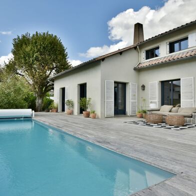 Maison 10 pièces 710400 €