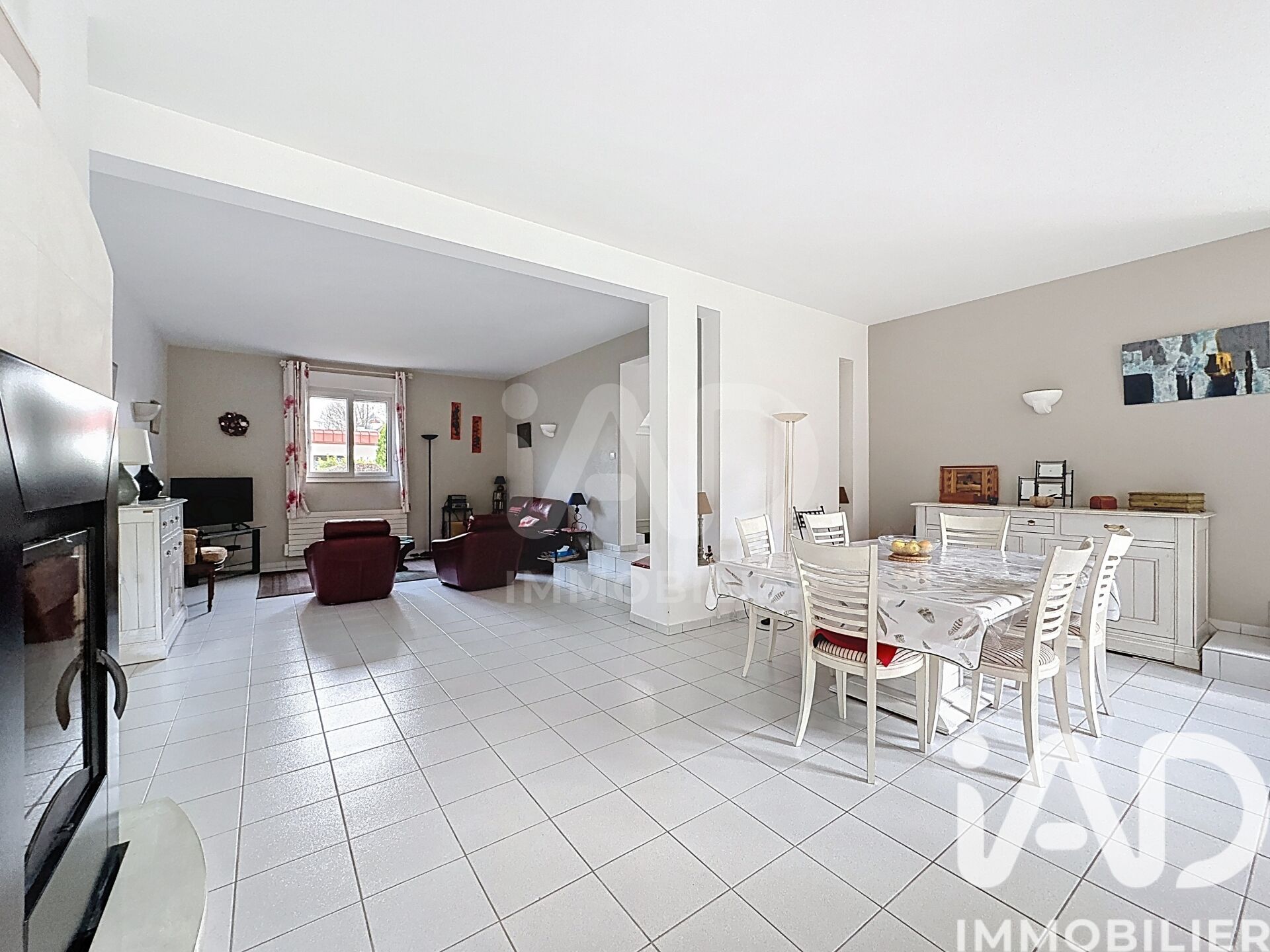 Auxerre - 250m² - 8p. - 4ch.