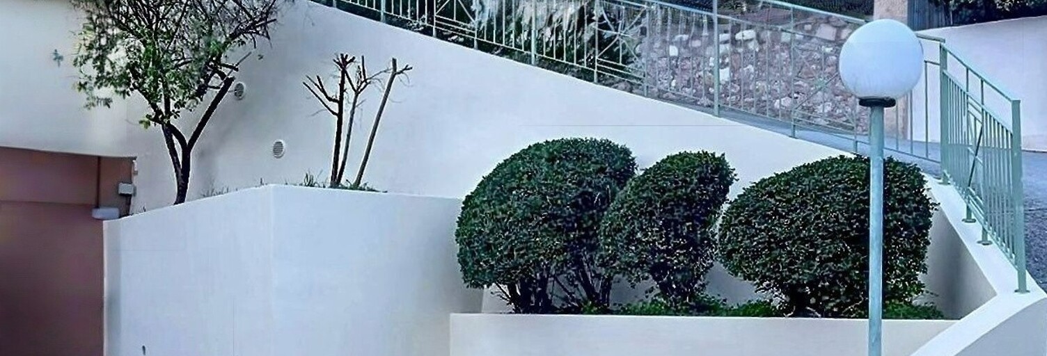 Garage  10 m² à vendre à Èze (06360)