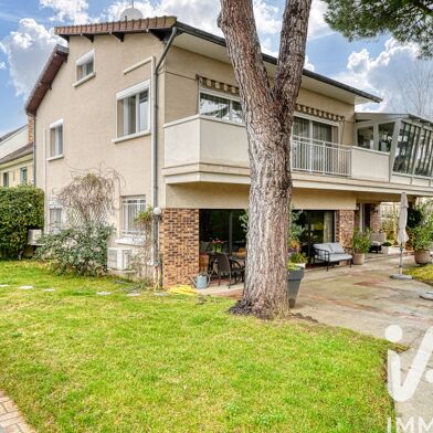 Maison 8 pièces 749000 €