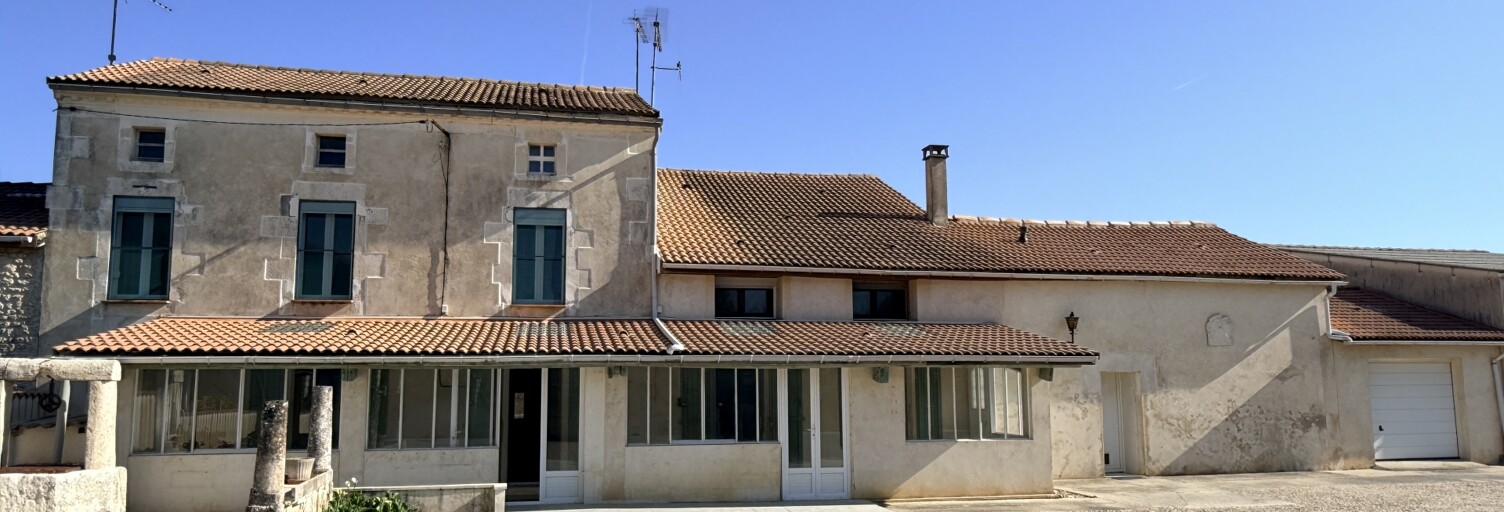 Maison 11 Pièces 296 m² à vendre à Saint-Genis-de-Saintonge (17240)