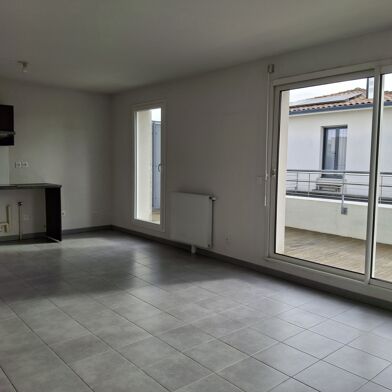 Appartement 4 pièces 990 €
