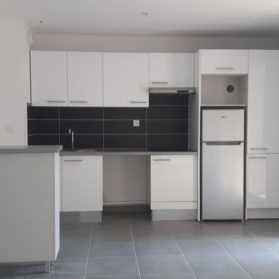 Appartement 3 pièces 816 €