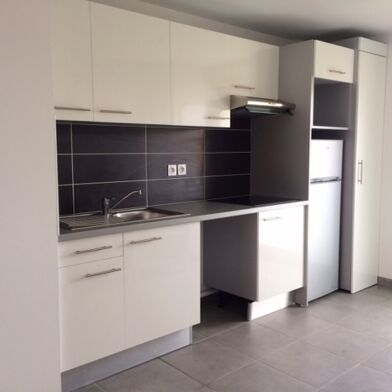 Appartement 3 pièces 873 €