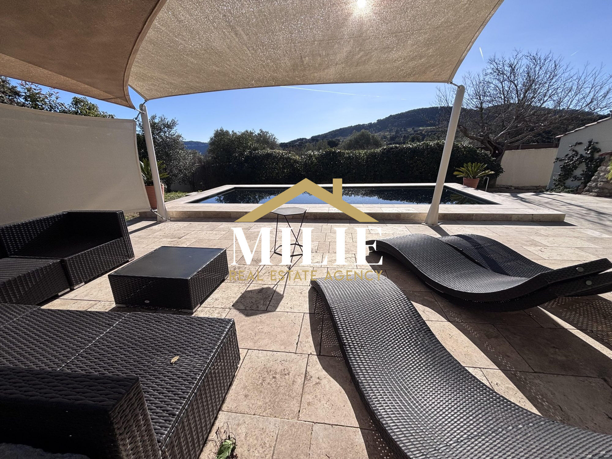 Villa / Maison  T4 à vendre Cadière-d'Azur (La) 83740