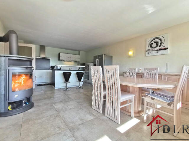 Appartement F4 de 94 m2, terrasse, parking, refait à neuf — photo du bien
